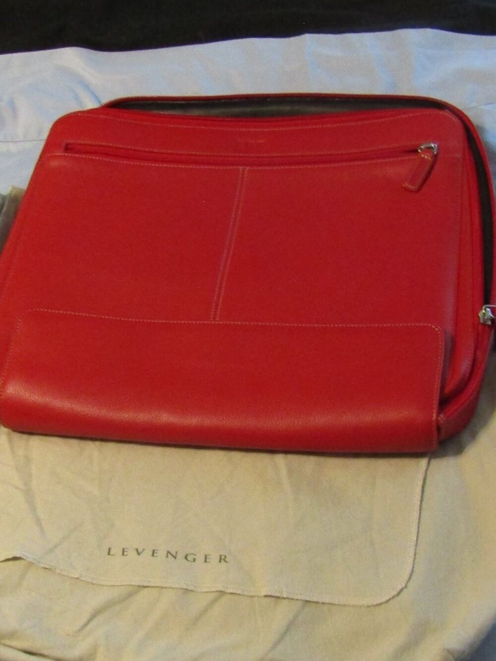 Near Mint Full Grain RED Leather LEVENGER Laptop Portfolio Bag in Dust Sleeve